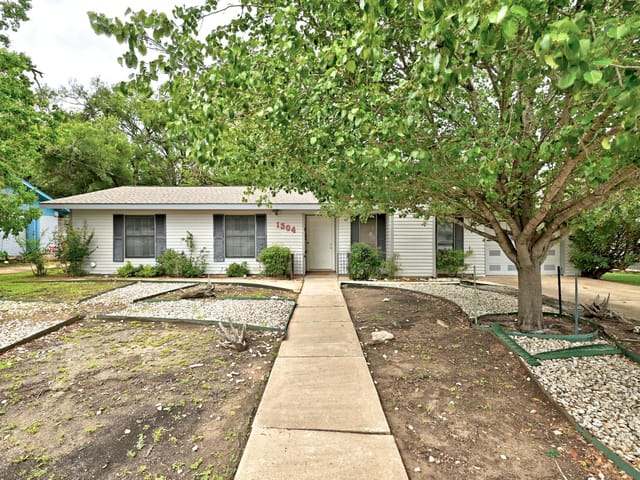 1304 Harrison LN