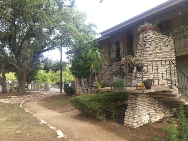 1304 Mariposa Dr Unit #206