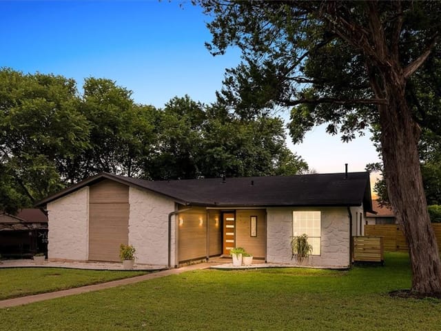1304 Spearson Ln