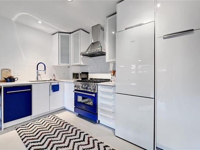 1304 Summit St Unit #106