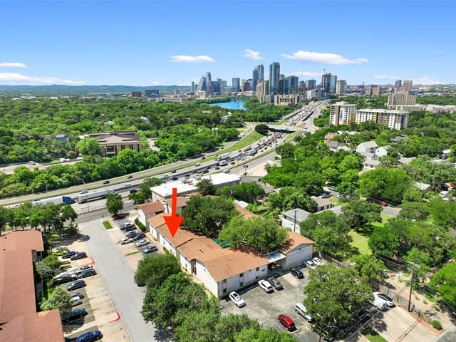 1304 Summit St Unit #212