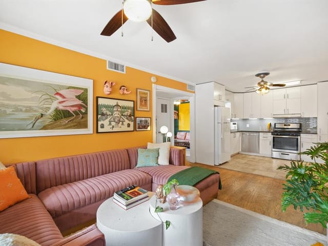 1304 Summit St Unit #309