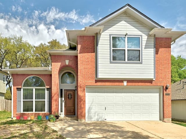 1304 Tetbury Ln