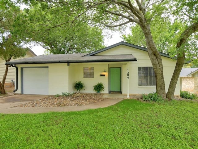 1304 Thornridge Rd
