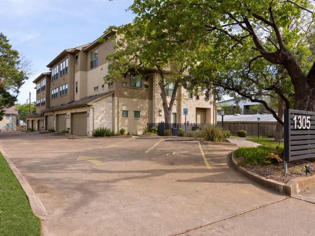1305 Exposition BLVD Unit #4