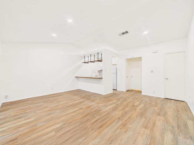 1305 Hollow Creek DR Unit #4