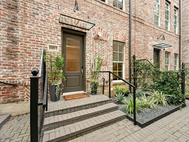 1305 Town Creek Dr Unit #7