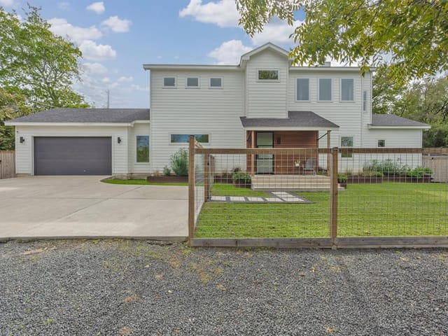 1305 Village West DR
