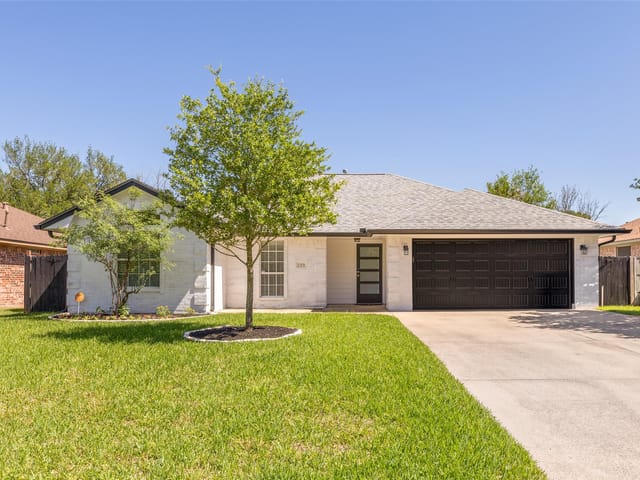 1306 Chesapeake CT
