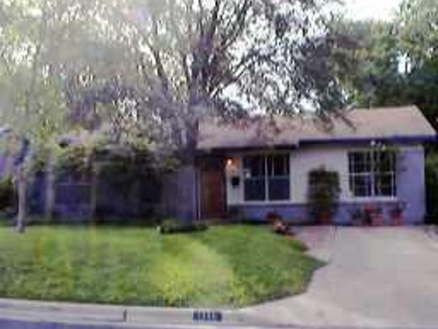 1306 FOLTS Ave