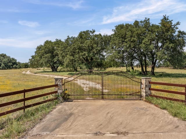 1306 Hidden Springs DR