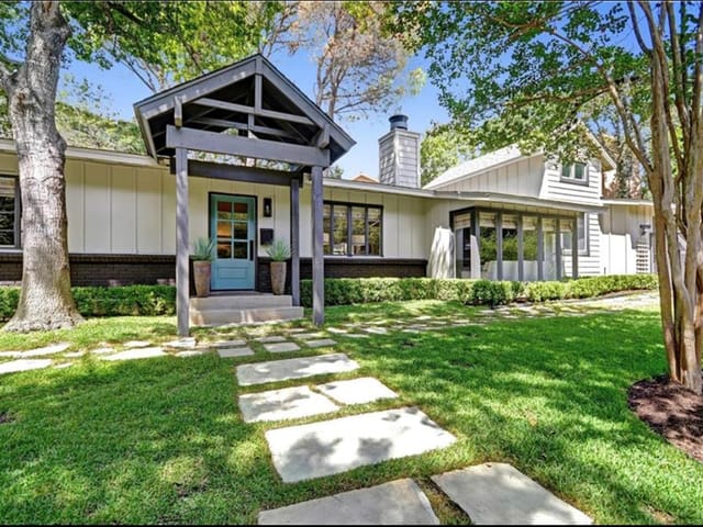 1306 Possum Trot ST
