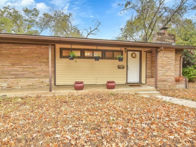 1306 Ridgehaven Dr