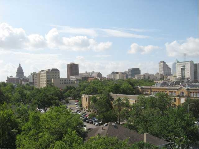 1306 West Ave