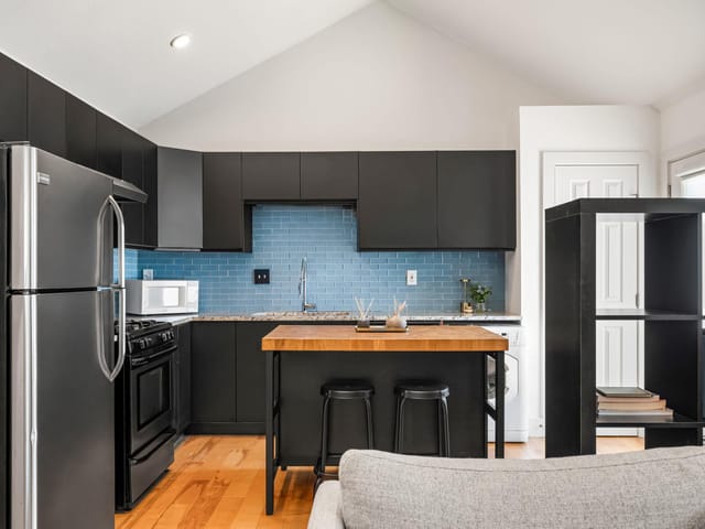 1307 E 52nd ST Unit #4