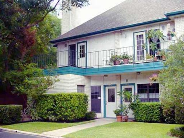 1307 KINNEY Ave Unit #103