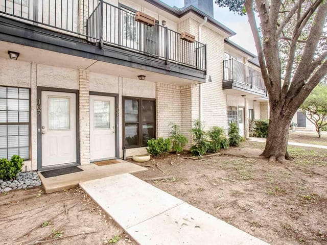 1307 Kinney Ave Unit #108