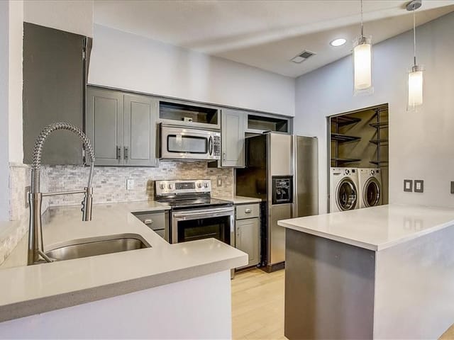 1307 Kinney Ave Unit #162