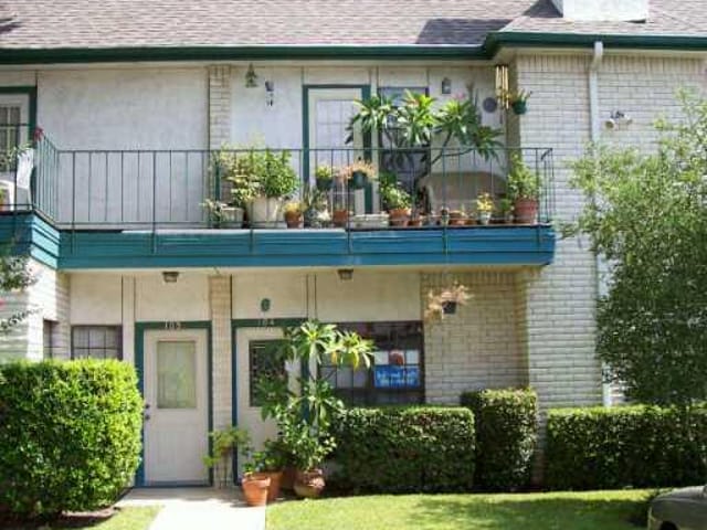 1307 Kinney Unit #104