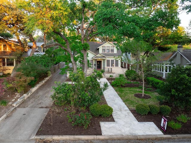 1307 Marshall LN