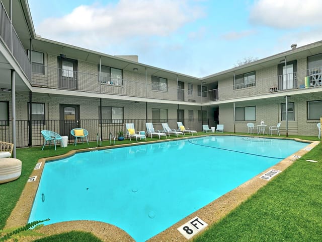 1307 Norwalk LN Unit #201