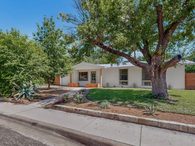1308 BROADMOOR Dr