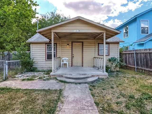 1308 Cometa St
