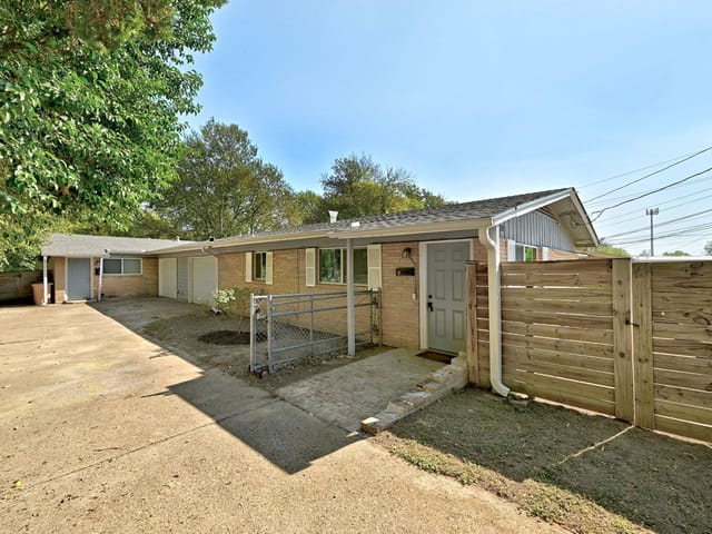 1308 E 52nd ST Unit #A and B