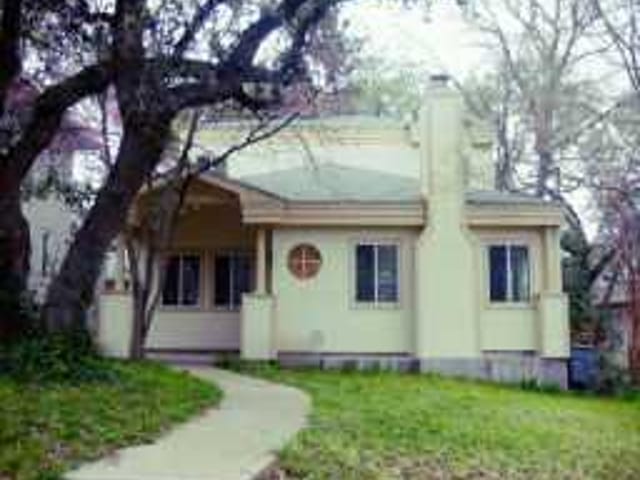 1308 1/2 TRAVIS HEIGHTS BLVD