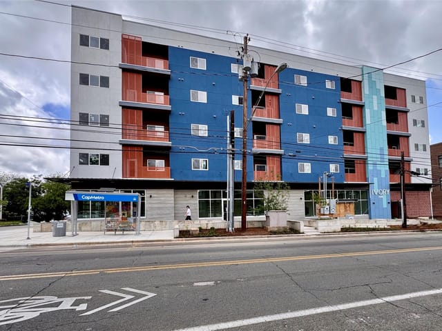 1309 Chicon St Unit #202