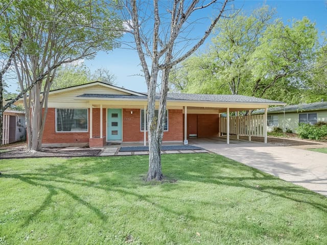 1309 Dwyce Dr