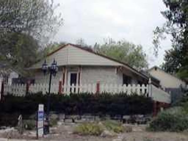 1309 KENWOOD Ave