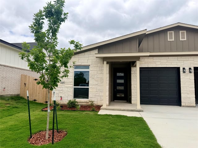1309 Lone Pine WAY