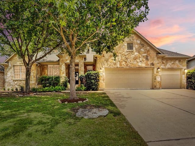 131 Eaton Ln