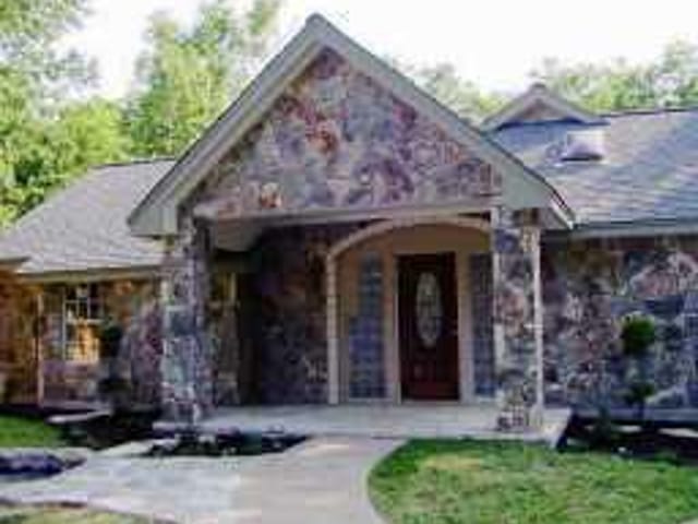 131 FREDERICK ST