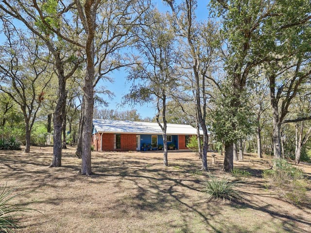 131 Laura LN