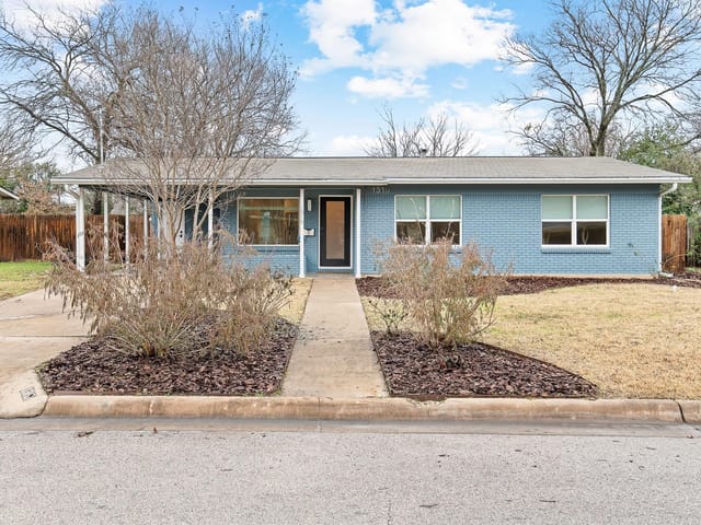 1310 Dwyce DR