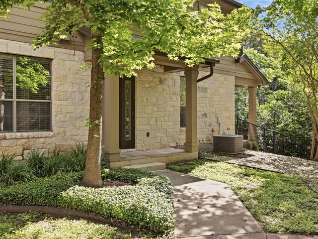1310 W Parmer LN Unit #7B