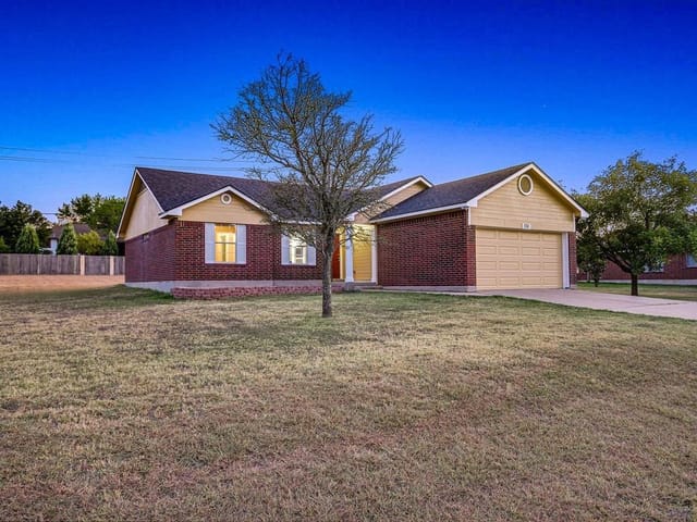 1311 Crete LN