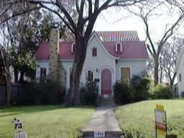 1311 KENWOOD Ave