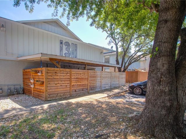 1311 Southport Dr Unit #B