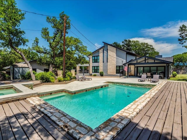 13113 Mansfield Dr