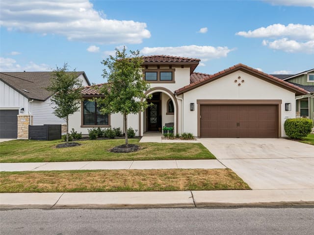 1312 Dancing Oak LN