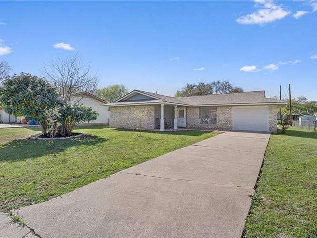 1312 Hyman LN