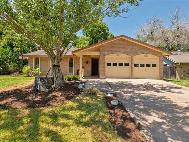 1312 Radam Cir