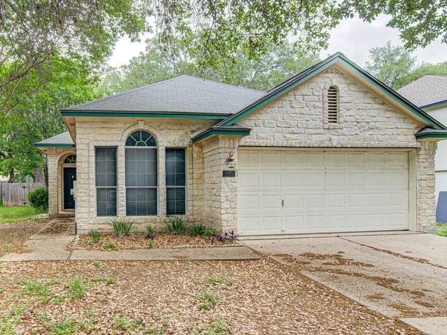 1312 Tetbury Ln
