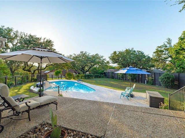 13127 Travis View Loop
