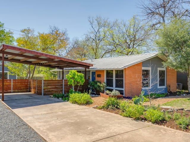 1313 Corona DR