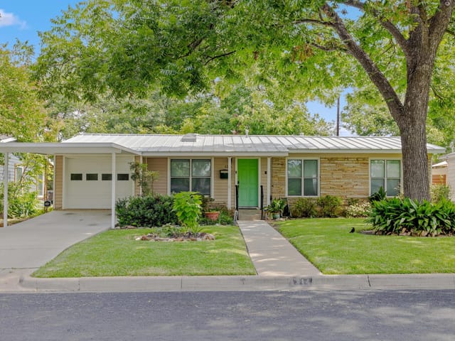 1314 Cloverleaf DR