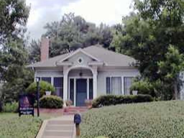 1315 KENWOOD Ave